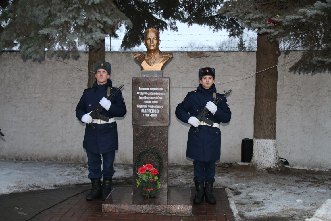 В Пскове почтили память генерала армии Василия Маргелова - Новости -  Официальный сайт Псковской городской Думы