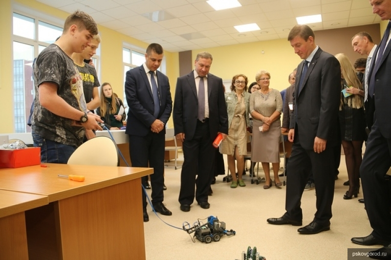 Готовность новой псковской школы к 1 сентября оценили власти города и области. 24 августа 2017