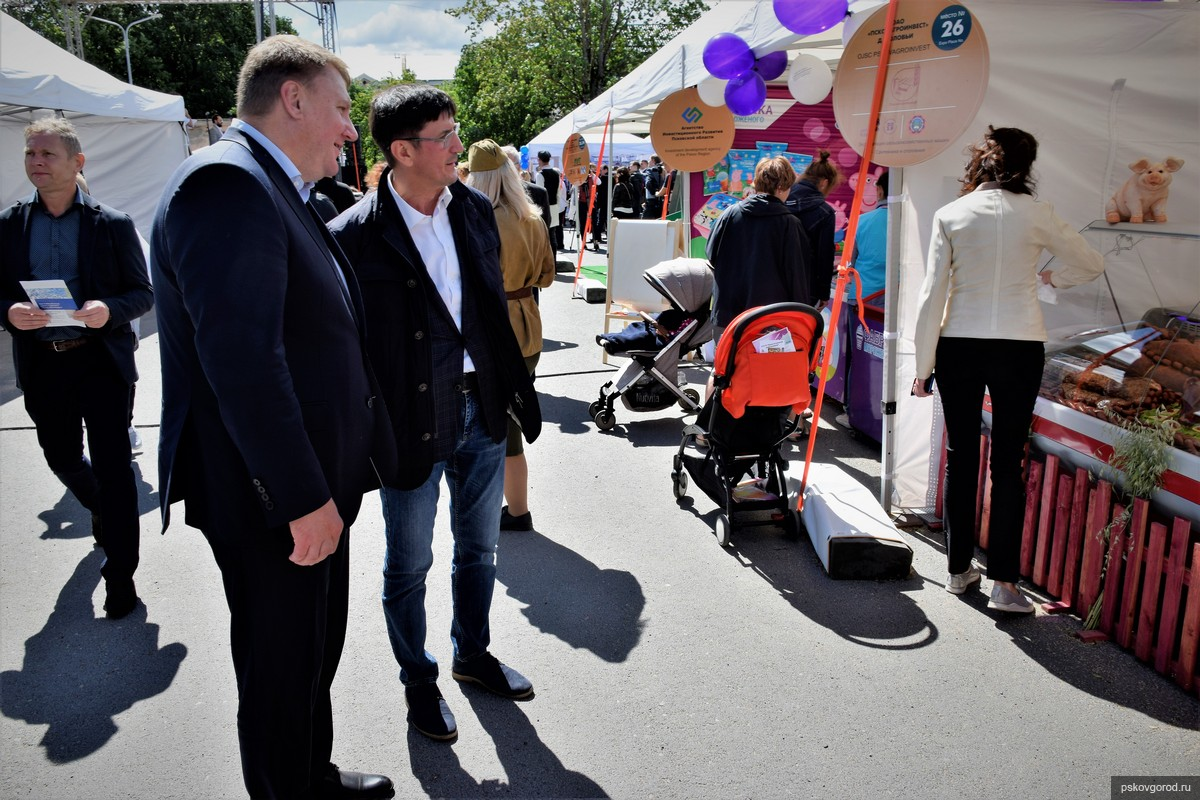 В Пскове в рамках 39-х Ганзейских дней Нового времени открылась выставка  промышленников - Новости - Официальный сайт Псковской городской Думы