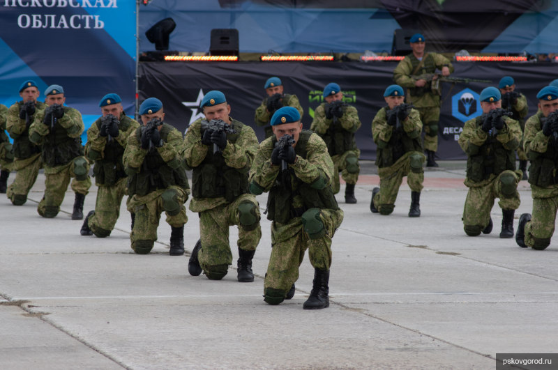 Псков войска